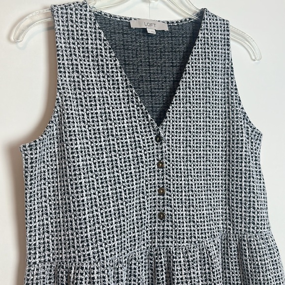 LOFT Sleeveless Textured Buttoned Flounce Dress Size Small - Picture 3 of 15